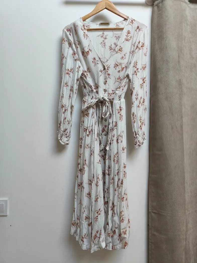 Photo vêtement à plat avant retouche IA