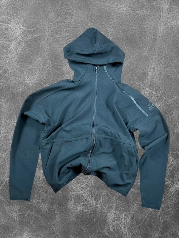 Photo vêtement Vinted sombre mauvaise qualité avant retouche IA